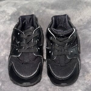 Kids Black Sneakers Nike